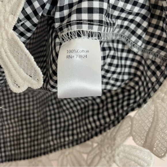 NWT New Ming Wang Black and White Gingham Tie Sleeve Floral Appliqué Hem Blouse - Picture 4 of 4